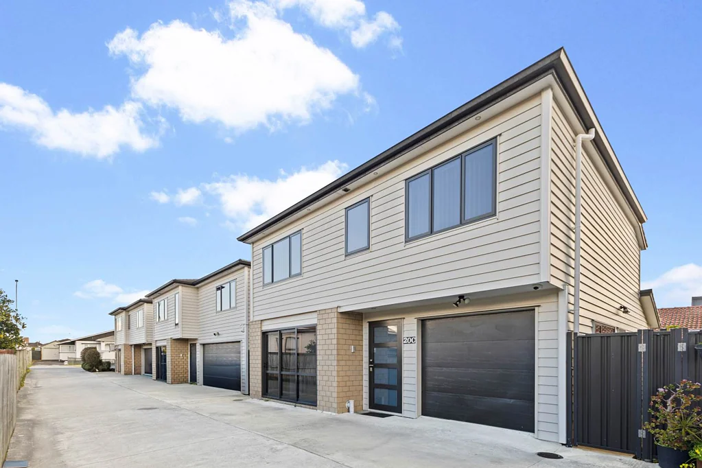 Papatoetoe 5Kwarto FREEHOLD 5 BEDROOM, A MUST SEE