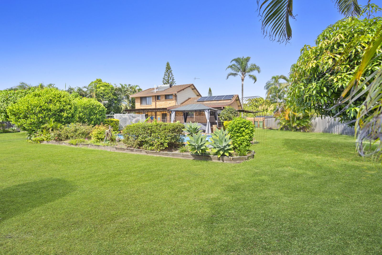 6 COLETO CR, BURLEIGH WATERS QLD 4220, 0 chambres, 0 salles de bain, House