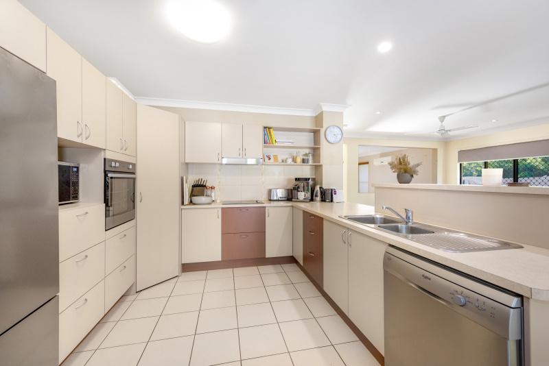 11 FRANKLIN DR, MOUNT LOUISA QLD 4814, 0 غرف, 0 حمامات, House