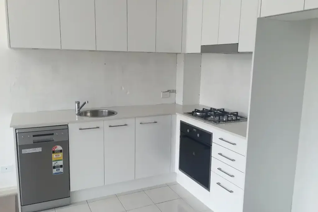 Unmissable one bedroom apartment in sought after Crows Nest