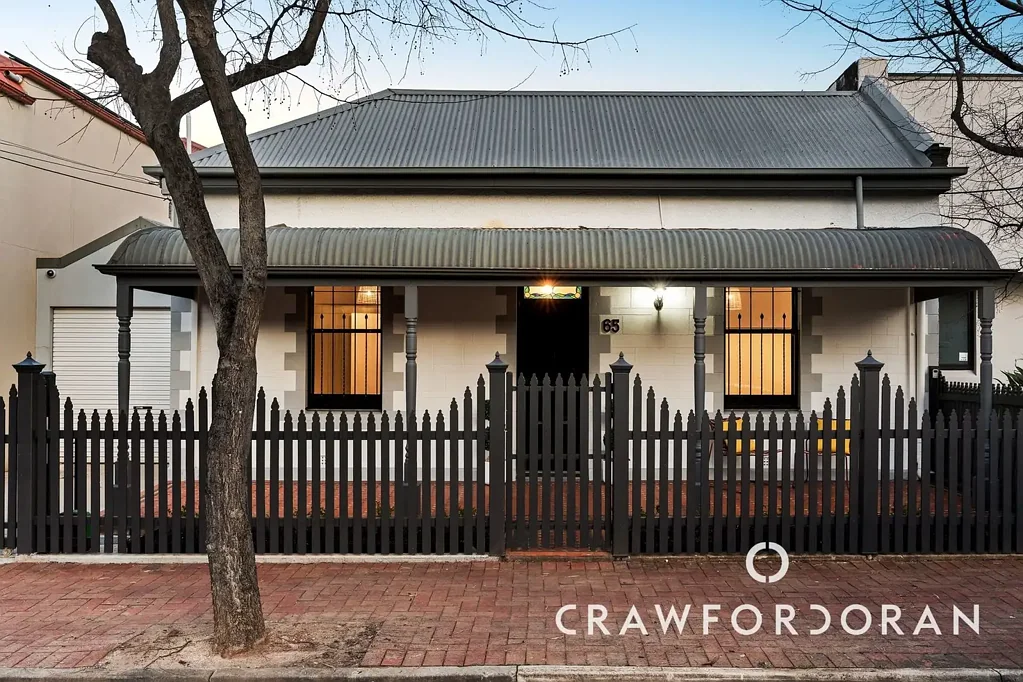 Brompton 3 Slaapkamer C1890 Cottage, Architecturally Remastered to Reflect Brompton's Eclectic Energy