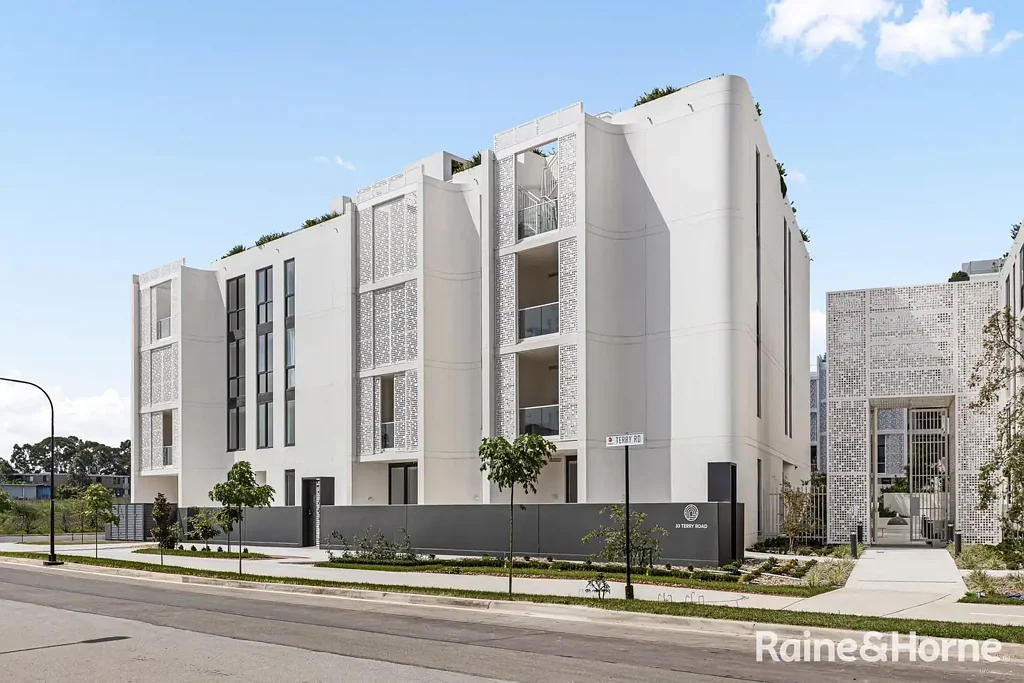 Rouse Hill 2房 全新两居室公寓 高端全屋装修 开放式起居空间 私人庭院便捷 公共交通近便 Metro站几分钟 Modern Living with Private Courtyard in Babylon Rouse Hill