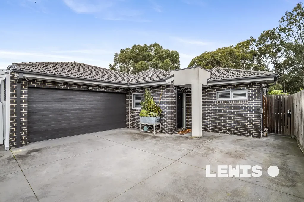 Hadfield 3 Slaapkamer Oversized Rear Dual Occupancy Home