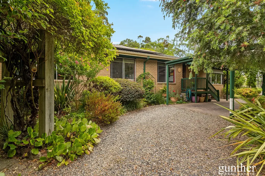2 Badger Weir Road, Badger Creek, VIC 3777