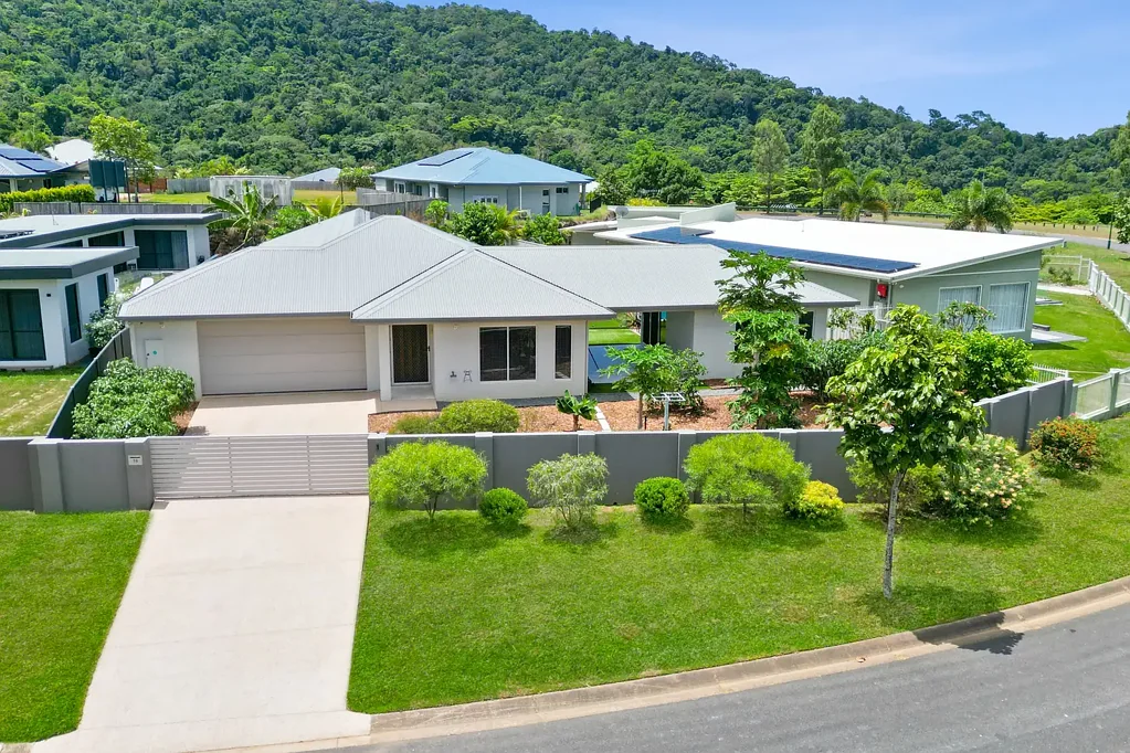14 Akame Avenue, Caravonica, QLD 4878
