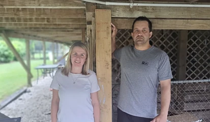 街上九户被拆，只剩自家孤零零：奥克兰夫妻怒告市议会！