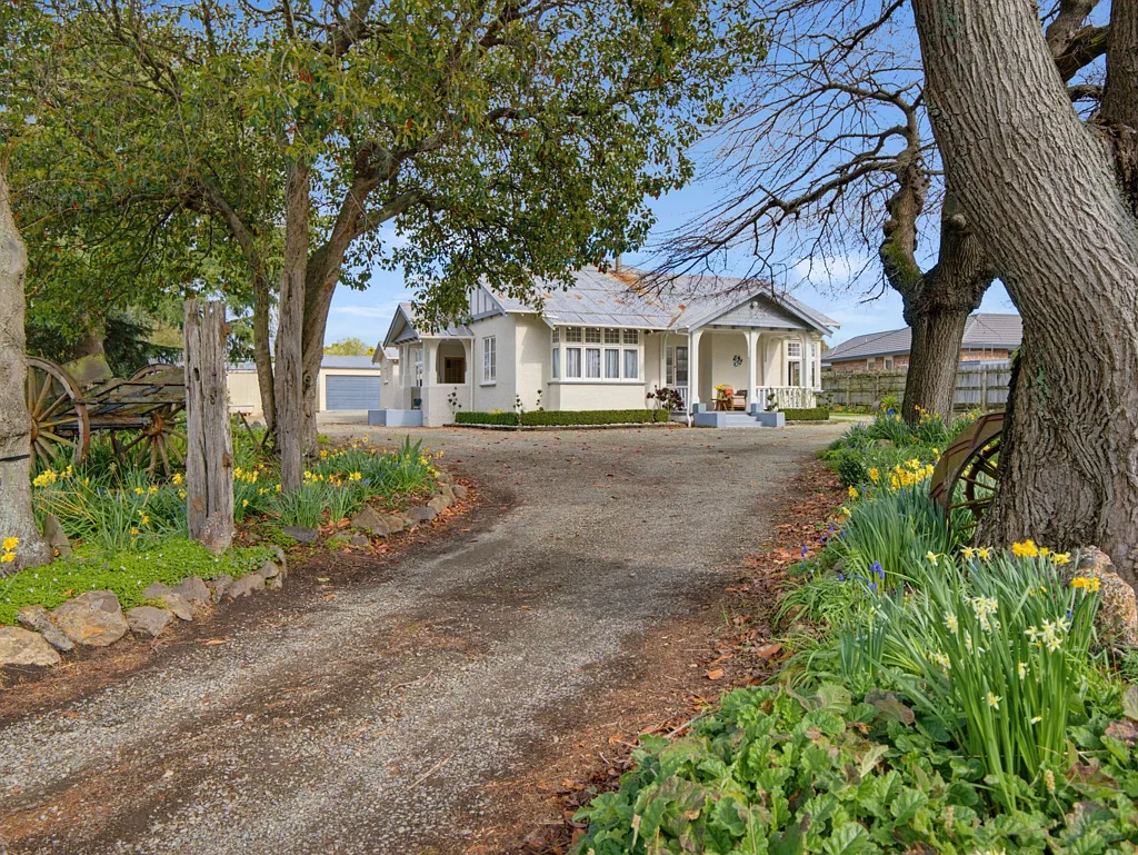 Oamaru 3બેડરૂમ A Character Home Wrapped in Greenery