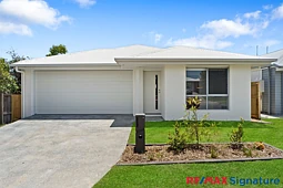 8 Bayes Road, Logan Reserve