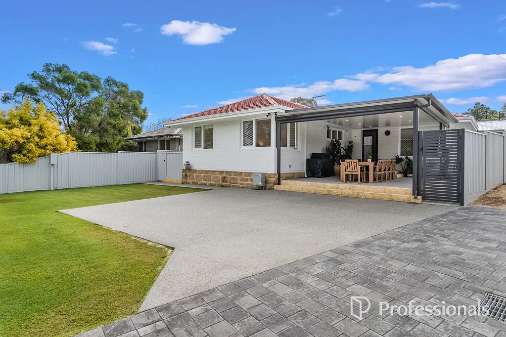 Girrawheen 3房  Picture Perfect Renovated Home With Character Charm