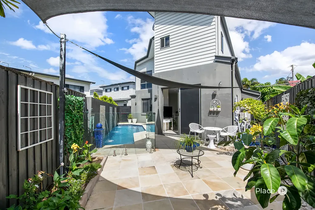 Carina 4Zimmer Luxurious townhouse with swimming pool and house-like proportions