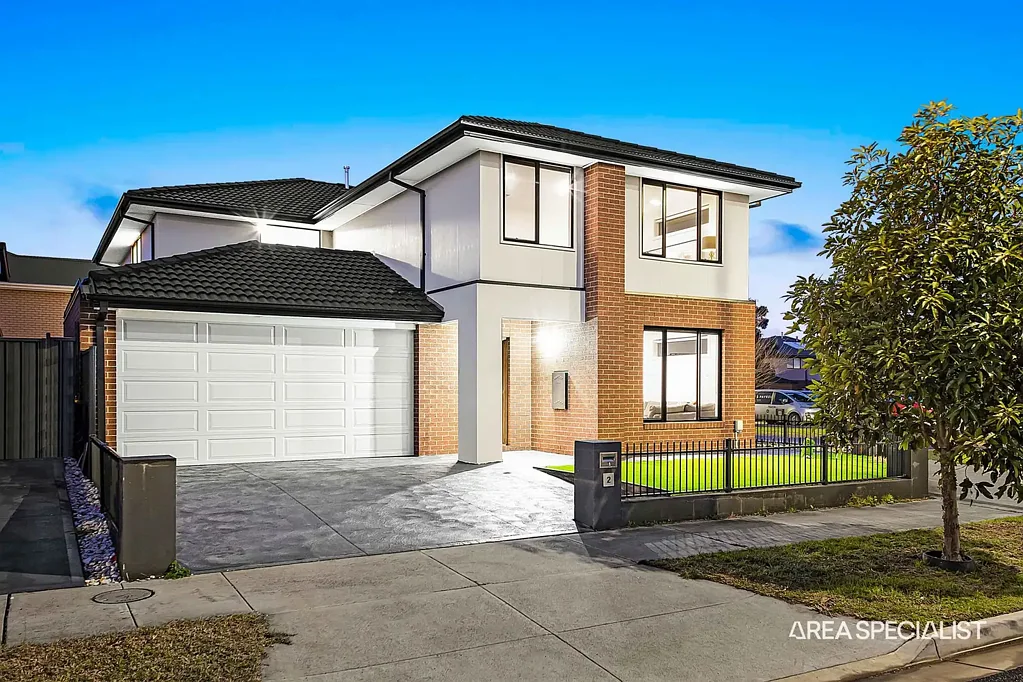Truganina 5 Bedroom The Brief: Double-Storey Brilliance with Dual Master bedrooms in a Thriving Truganina Pocket!!!
