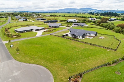 Kelvin Grove Paradise in the heart of the cul-de-sac