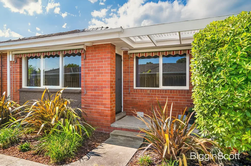 Lifestyle Convenience - Minutes to Chadstone & Train Stations