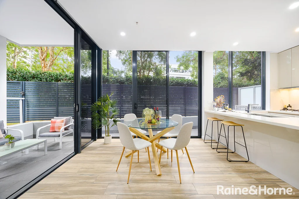 Sydney Olympic Park 2غرفة نوم Oversized two-bedroom apartments featuring a 270° aspect, large courtyard and study