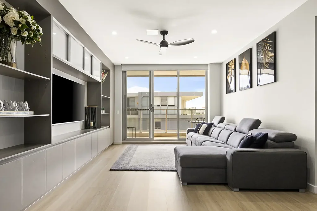 Schofields 2कमरा Top Level, Modern and Sun-Drenched Apartment - Within walking distance to Schofields Train Station & Shops!
