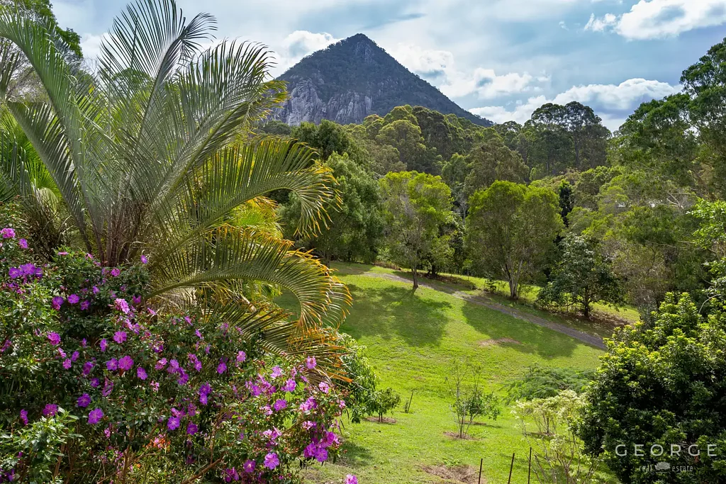 Pomona 5房  Hinterland Magic: Dual Living, Stunning Mountain Vista, Lush Gardens