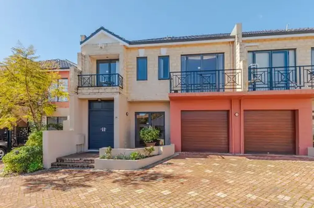 Fabulous, renovated townhouse
