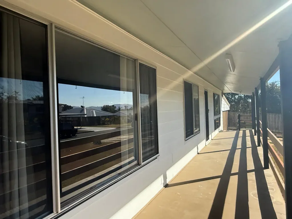 Gracemere 3房  🌟 Spacious Corner Block with Endless Potential – Gracemere Opportunity