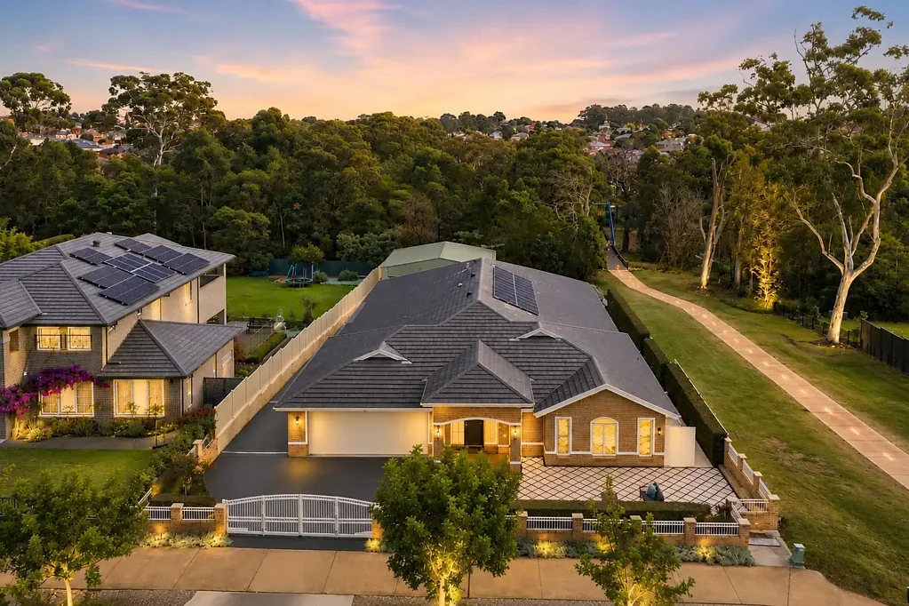 North Kellyville 6Zimmer North Kellyville's Ultimate Acreage-Style Family Retreat on 2,601sqm