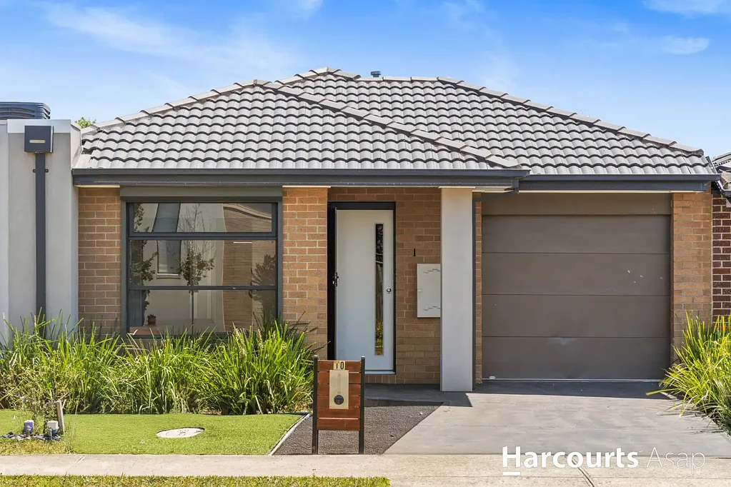 10 Portrait Place, Clyde North, VIC 3978