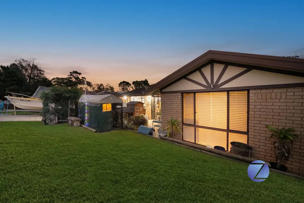 Eagle Vale 4Habitaciones LARGER THAN LIFE HOME IN QUIET CUL-DE-SAC LOCALE !!!