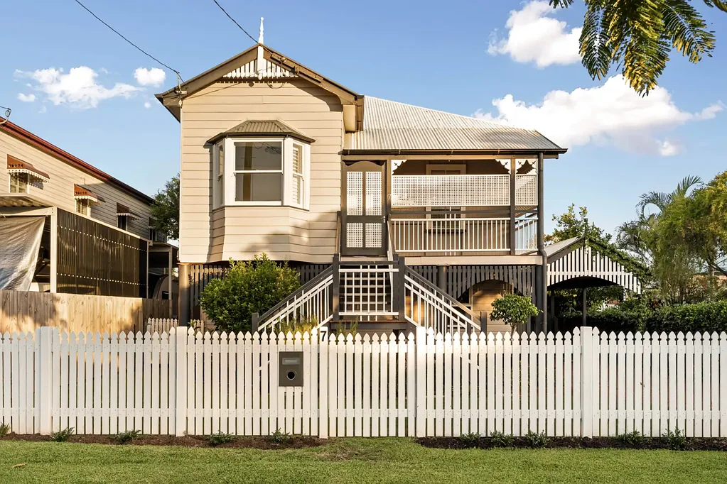 Shorncliffe 4कमरा URGENT SALE: A Landmark Golden Triangle Masterpiece!