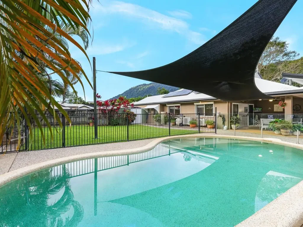 Redlynch 4 Slaapkamer A Rare Opportunity to Own a Home Built to Stand the Test of Time
