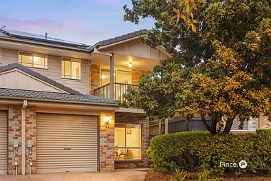 Seventeen Mile Rocks 3 Slaapkamer Renovated three-bedroom townhome in leafy locale
