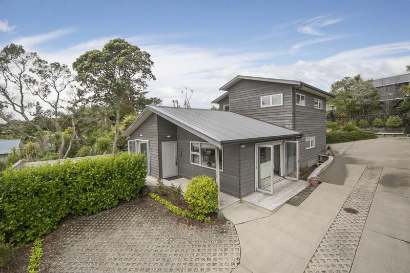 11a Deane Avenue, Titirangi