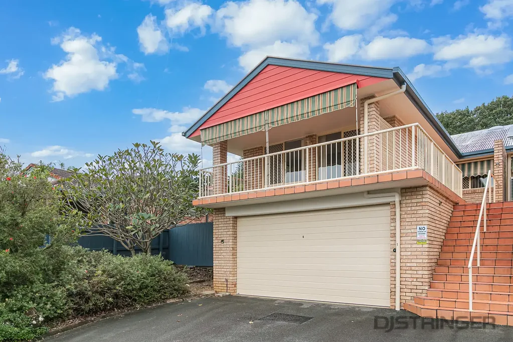 Banora Point 3房  IMPRESSIVE TOWN HOME – close to town'