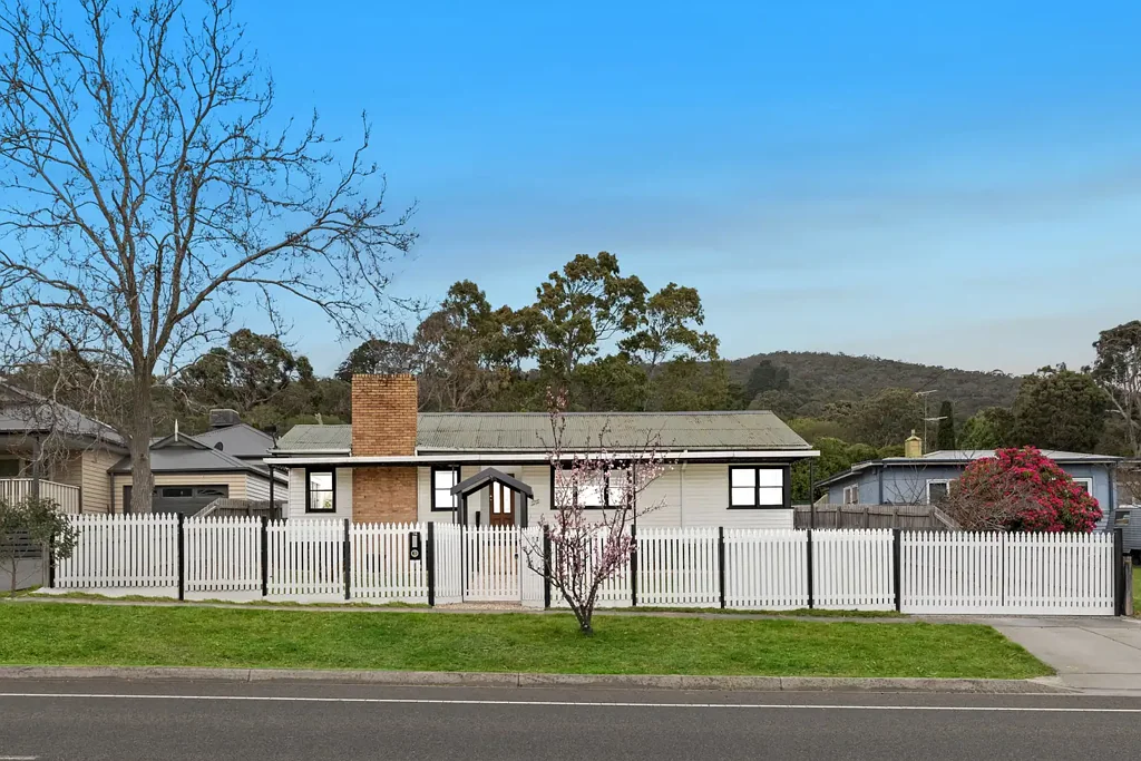 Ferntree Gully 3 Bedroom A Family Haven with Dandenong Ranges Soul