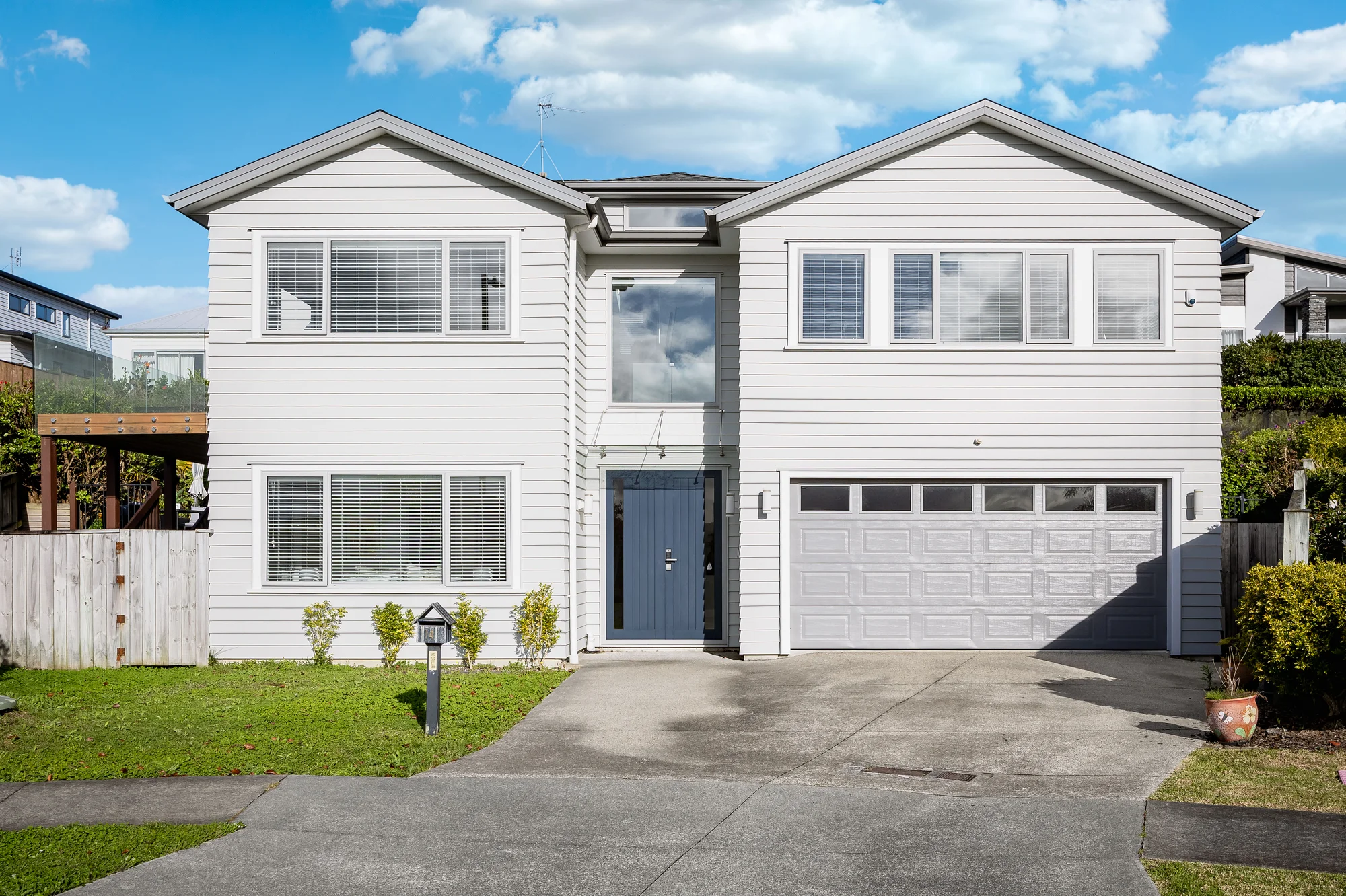 Silverdale 5Phòng ngủ Multi-Gen Living & Year-Round Entertaining