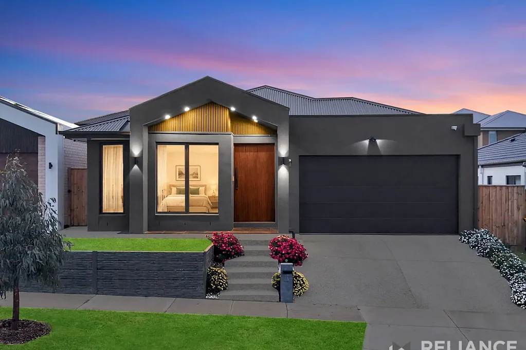 Sunbury 4બેડરૂમ 16 Spinebill Street, Redstone Estate