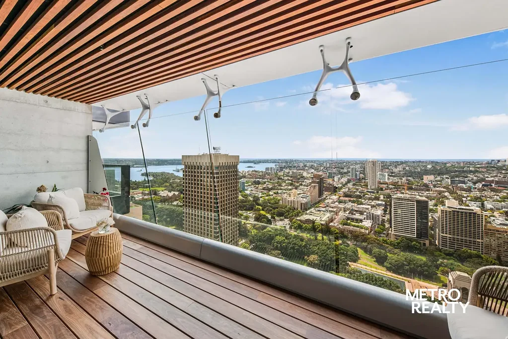 Luxury Sky-High Living with Panoramic Harbour & City Views at Greenland Centre