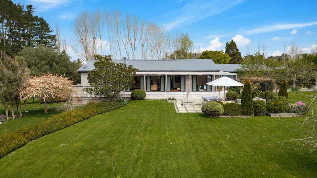 Waitoki  Country charm in a picturesque setting