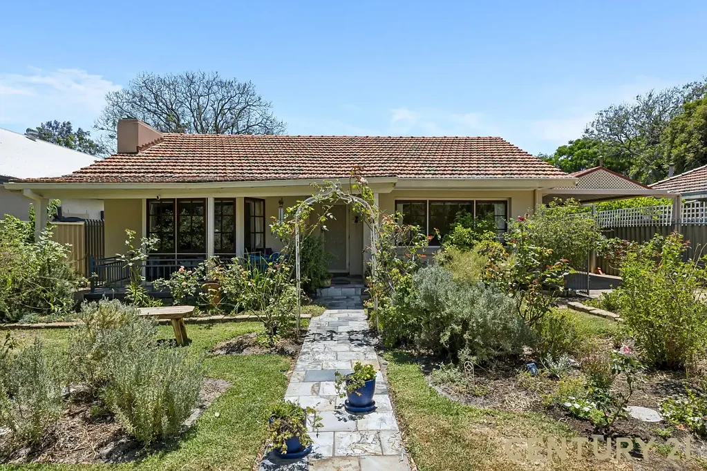 Lathlain 3房  AMAZING LATHLAIN OPPORTUNITY ON 800m2+ GREEN TITLE BLOCK!!