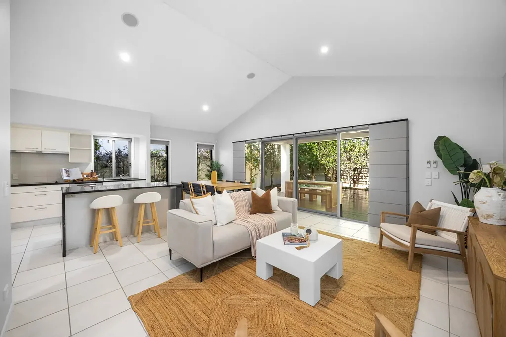 Parrearra 3房  Sophisticated Coastal Residence Offering Elevated Living, Private Master Retreat and Seamless Indoor-Outdoor Flow