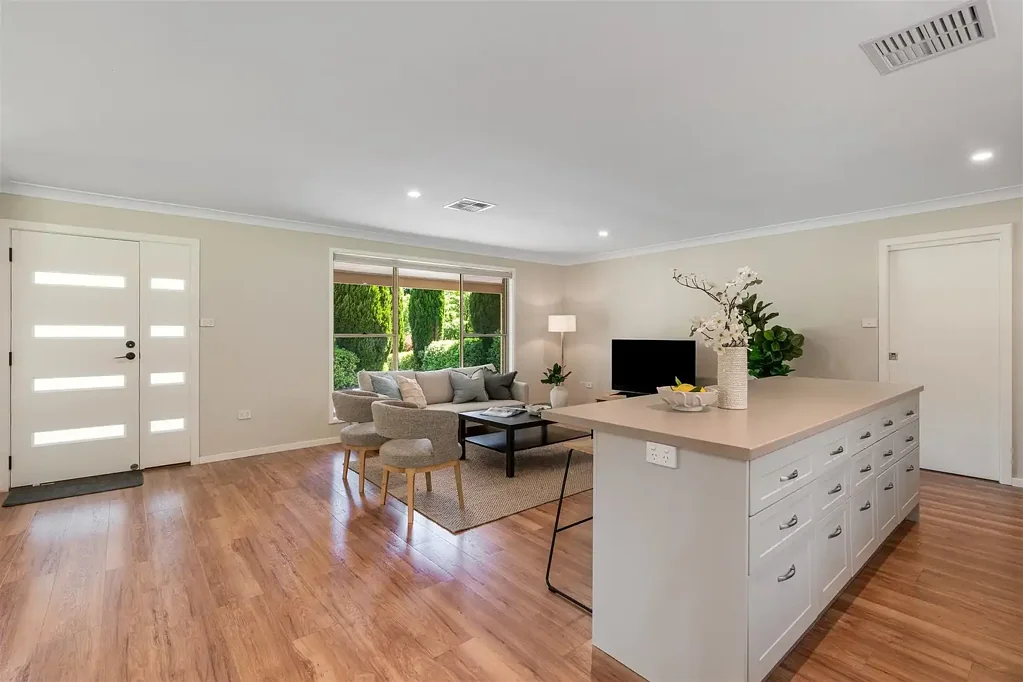 17 Watkins Drive, Moss Vale, NSW 2577