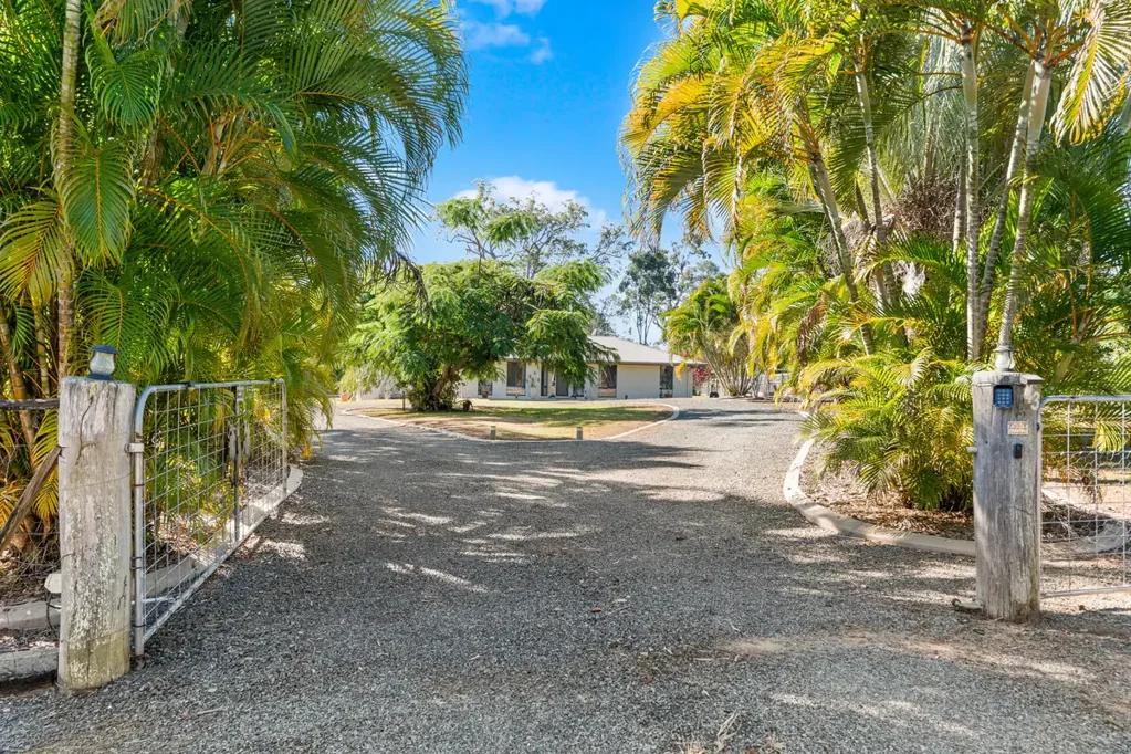 Burrum Heads 4chambre SPACE, PRIVACY & LIFESTYLE ON 2.5 ACRES