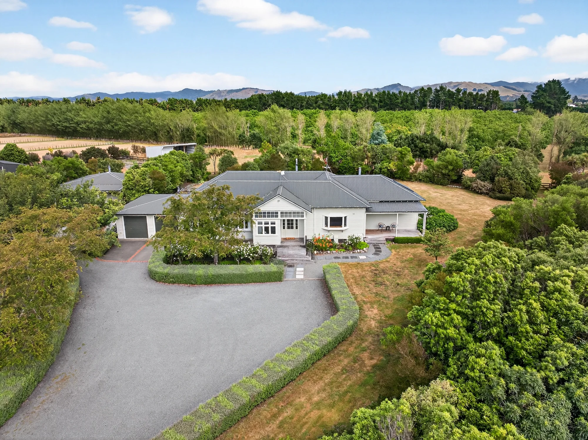 Carterton 5房  Equine Facilities Meet Character Charm