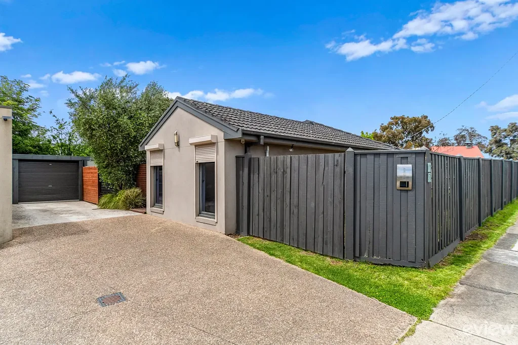 12 Eramosa Road West, Somerville, VIC 3912