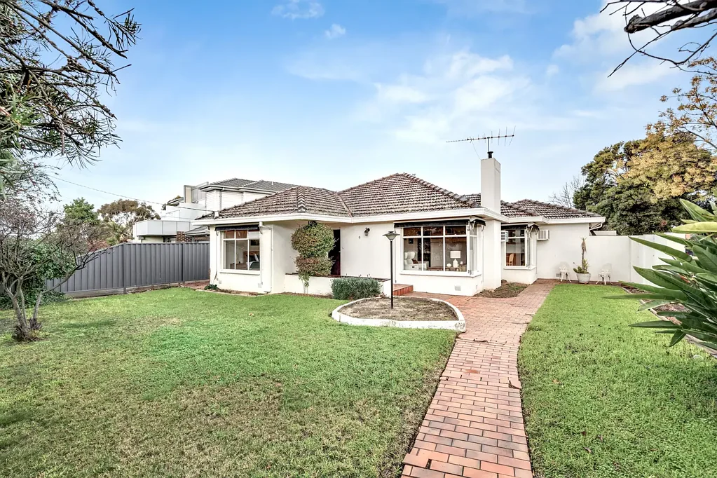 9 Dinah Parade, Keilor East, VIC 3033