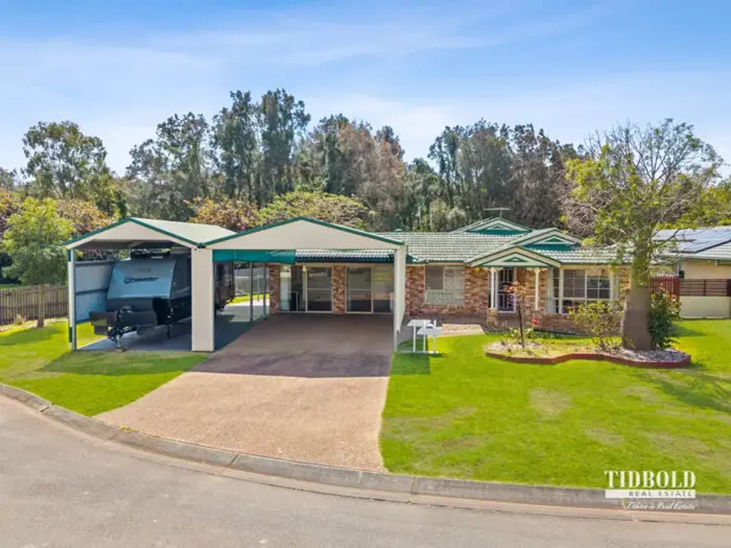 Victoria Point 4 Bedroom POSITION & PARKING 10 OUT OF 10!