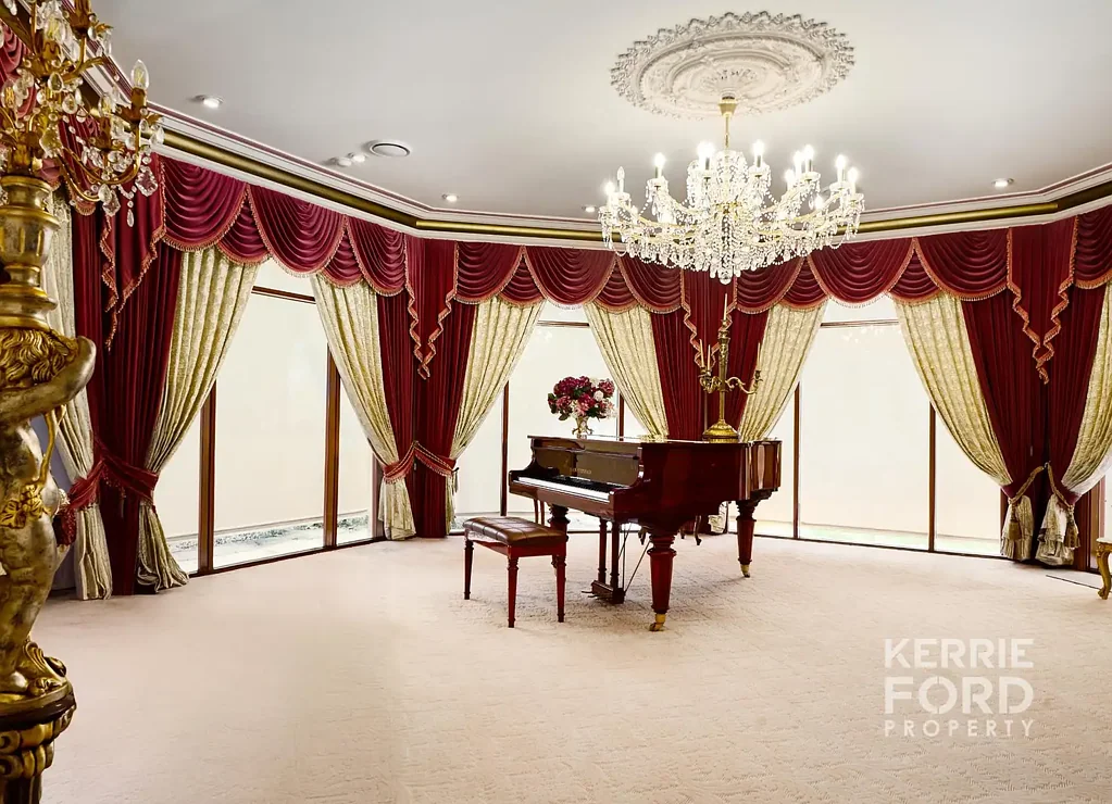 Traralgon 4ਬੈੱਡਰੂਮ European-Style Estate on Sprawling 5 Acres - Luxury Living at Its Finest!