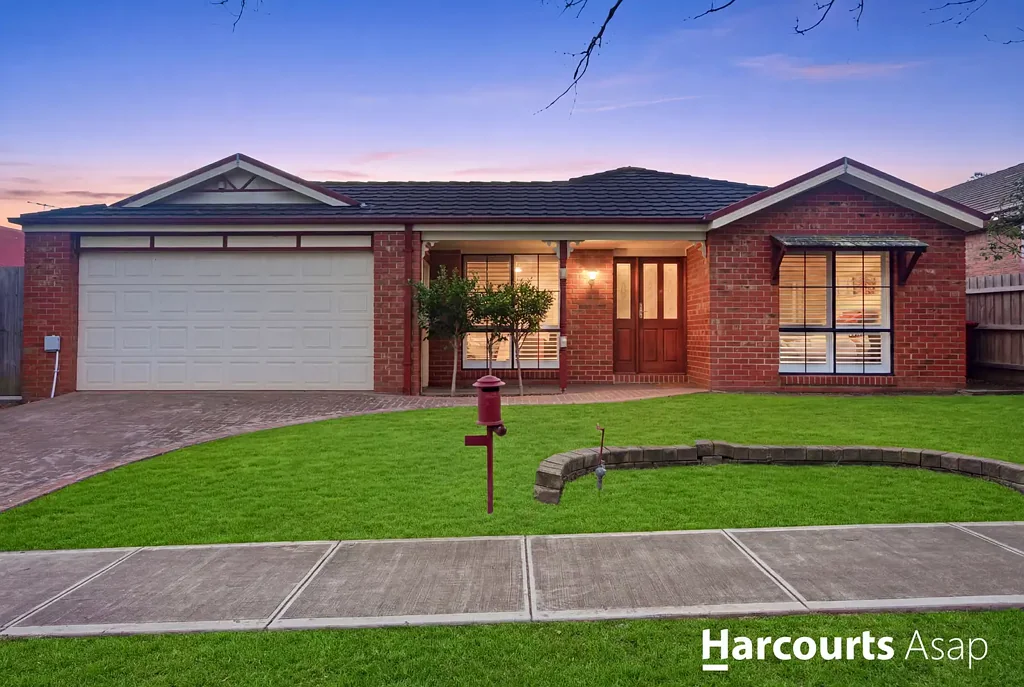 Narre Warren South 4Phòng ngủ Federation Charm, Family Space... and a Backyard That Says "Stay Awhile"