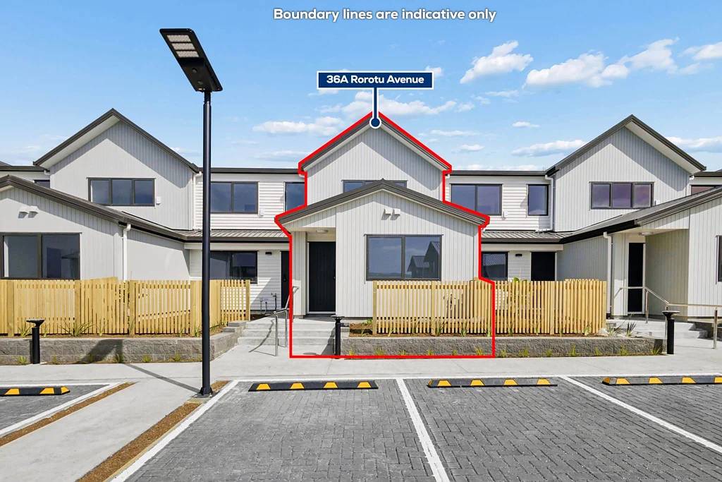 Karaka 3બેડરૂમ THREE-LEVEL LIVING? NO — THREE BEDROOMS, THREE...