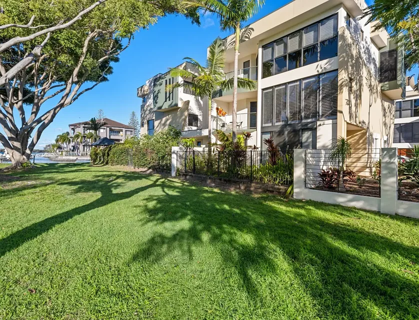 5/23-25 Madang Crescent, Runaway Bay, Gold Coast, 3 ਕਮਰੇ, 3 ਬਾਥਰੂਮ, Townhouse