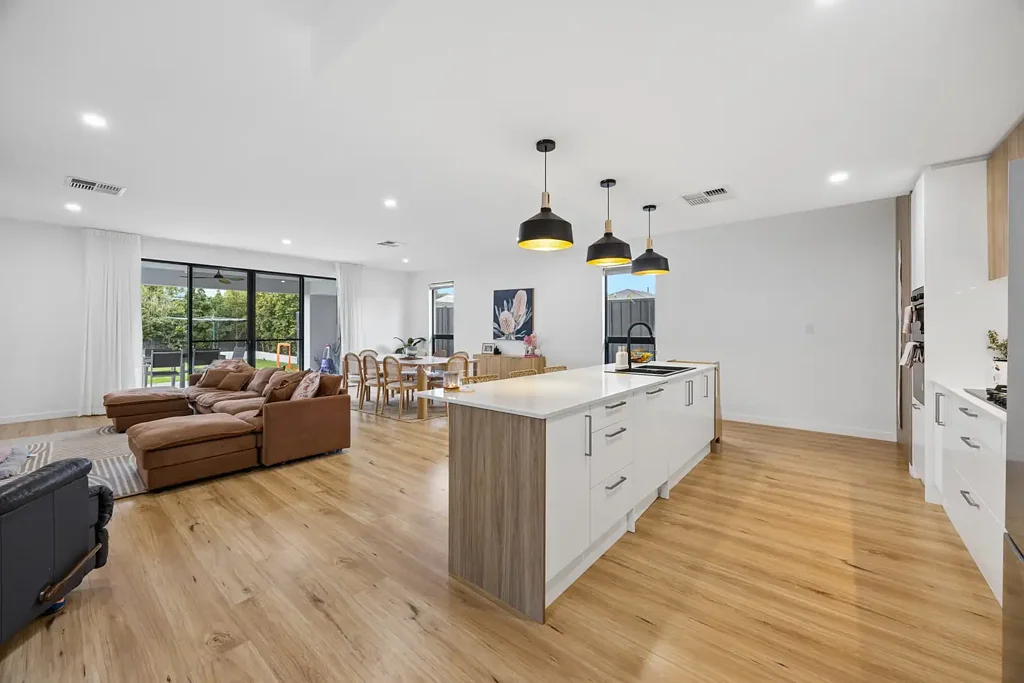 St Marys 6Kwarto Grand Two-Storey Luxury Designed for Multi-Generational Living