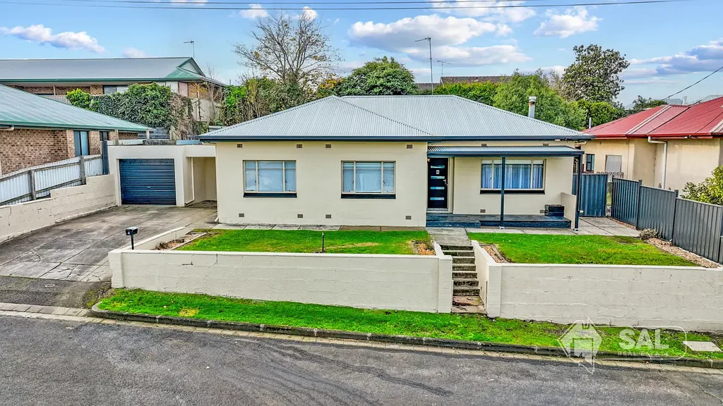 Mount Gambier 3ห้องนอน Stylishly Updated Mount Gambier Stone Home