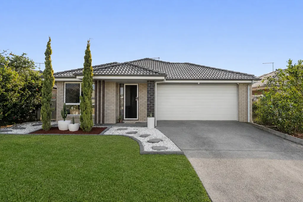 Griffin 4房 精美翻新，专为家庭生活设计！ Beautifully Renovated, Designed for Family Living!